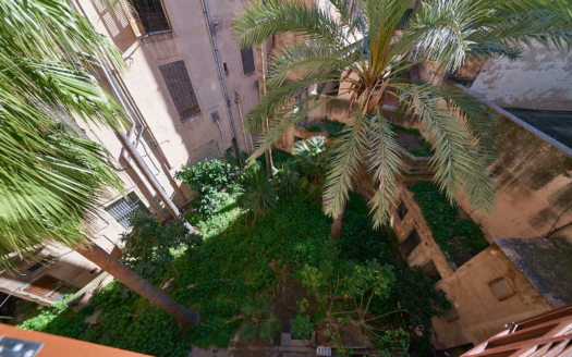 Centrally located old town apartment in an art monument building with many original details in Palma