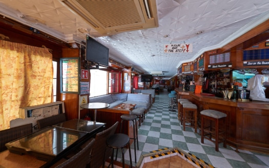 Bekannte Bar in Top Location - mit zusätzlich 8 Zimmern und lukrativem Restaurant in Magaluf